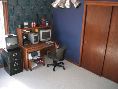 2-03 G'S OFFICE